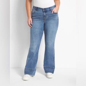 NWT Lane Bryant Signature Fit Flare Mid Rise Medium Wash Jeans Size 28 #1870